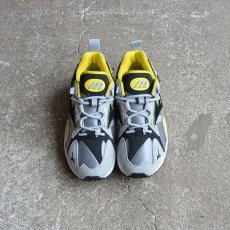 画像2: MIZUNO  / WAVE RIDER 1S グレー×ブラック×イエロー（D1GA193247） (2)