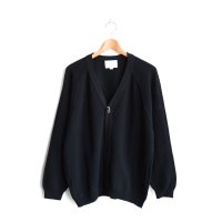 STILL BY HAND / KN03251