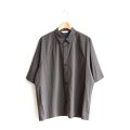 STILL BY HAND / SH01252