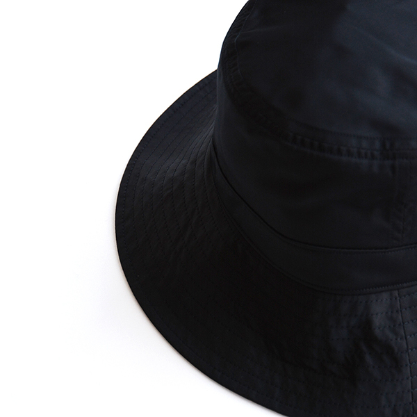 画像: COMESANDGOES / DICROS BUCKET HAT