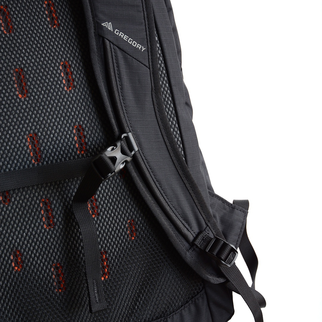 画像: GREGORY / AEROLITE BACKPACK 22
