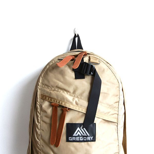 画像: GREGORY / DAY PACK SAND