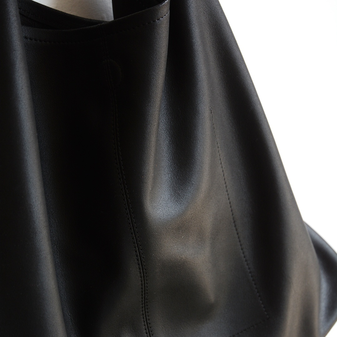 画像: Morphée / TRIANGLE SHOULDER (L size)