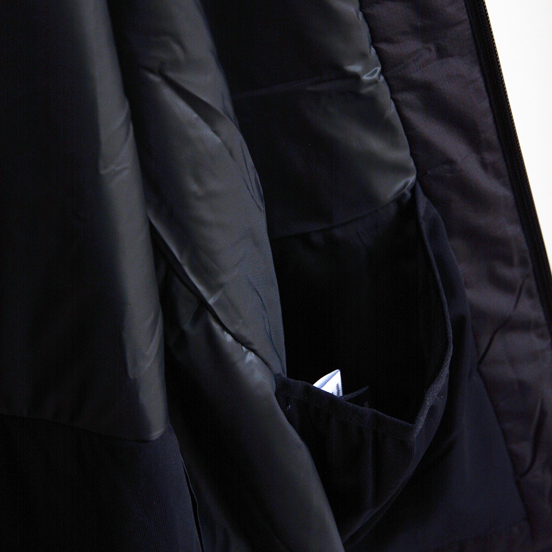 画像: tilak/Svalbard Jacket